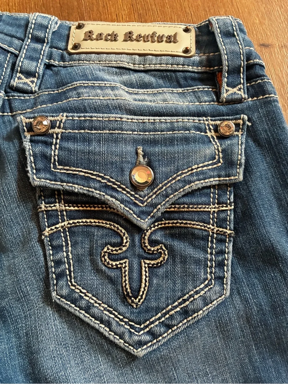 Rock Revival Women's Medium Blue Cropped Capri Jeans Y2K Fashion 28 - Picture 6 of 16